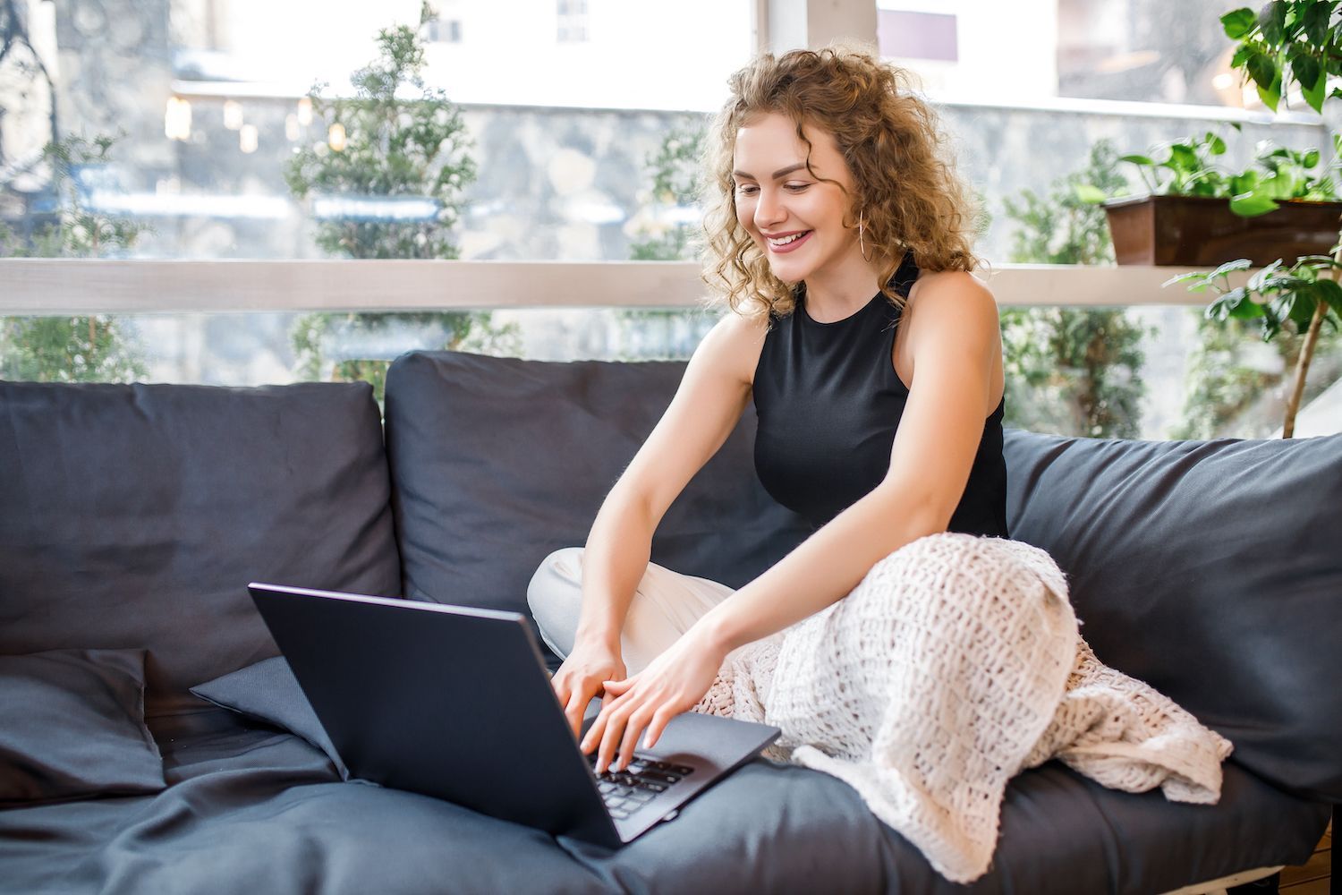 happy--customer | Happy customer leaving positive reviews