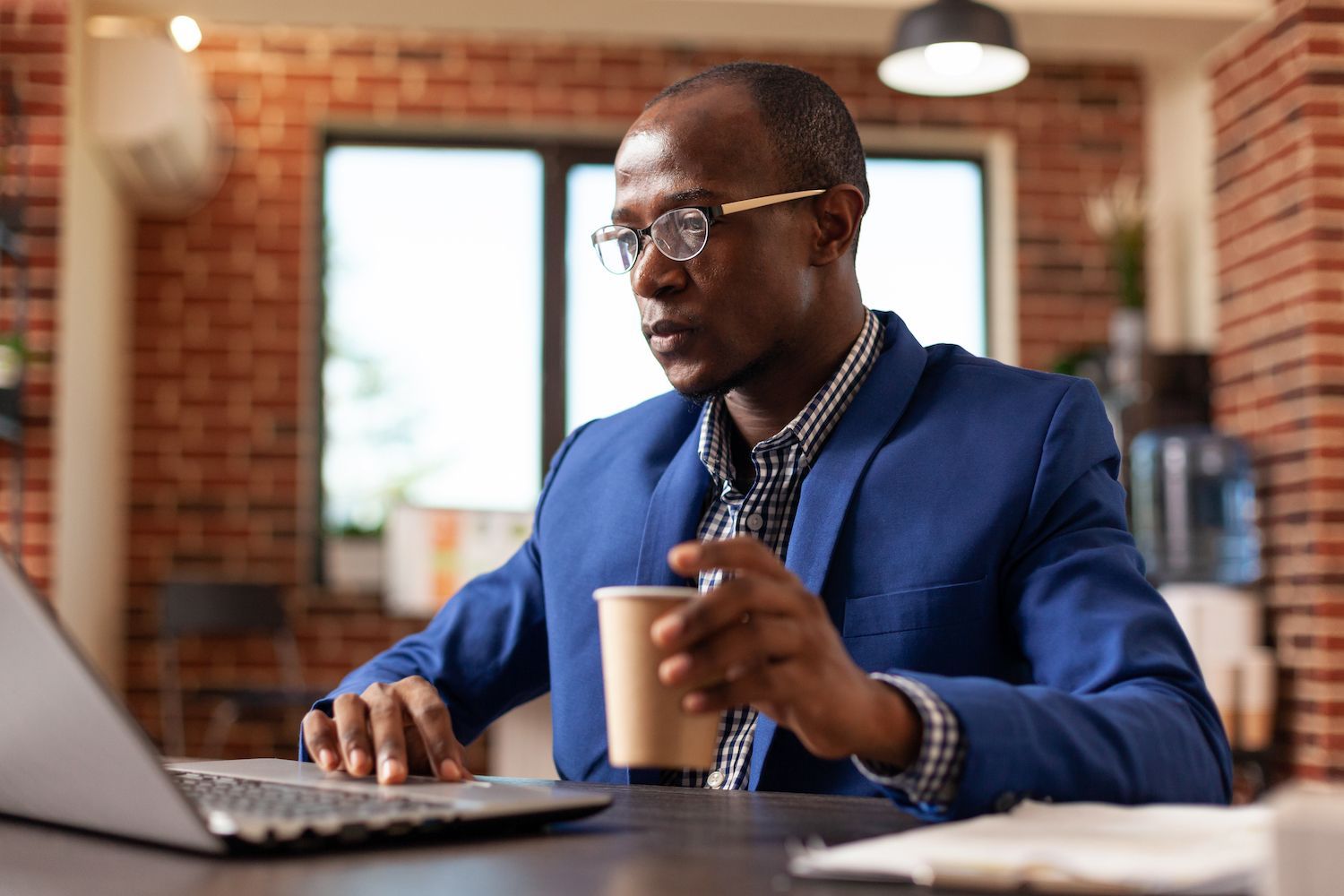 7-3 | young businessman using a mobile phone To express opinions after